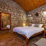 Vikendica Gorgeous In With Kitchen Zelengrad