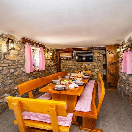 Gorgeous In With Kitchen