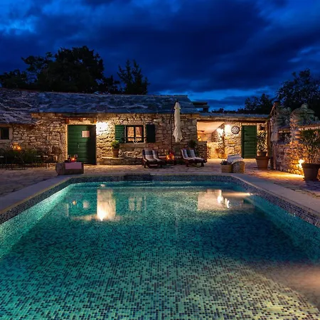 Gorgeous In With Kitchen